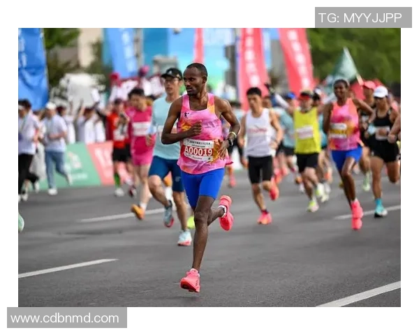 今日的深圳全程马拉松——17人『破2』