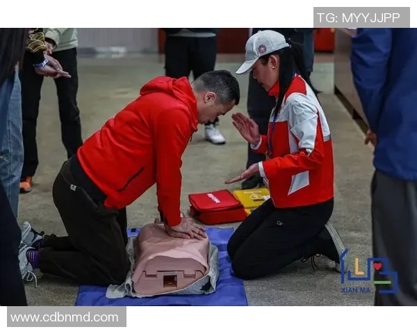 急救跑者，马拉松赛道上的看护天使！